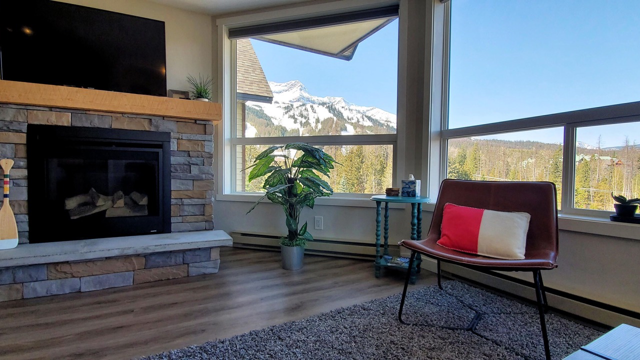 Photo of Livingroom in East Kootenay