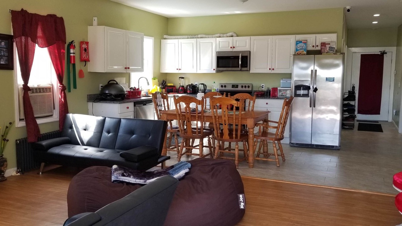 Photo of Livingroom in Parksville