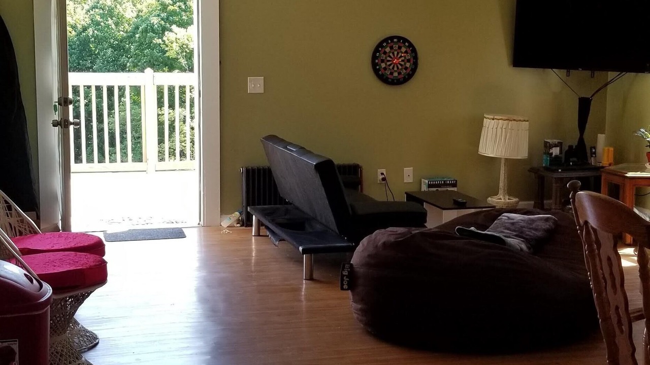 Photo of Livingroom in Parksville