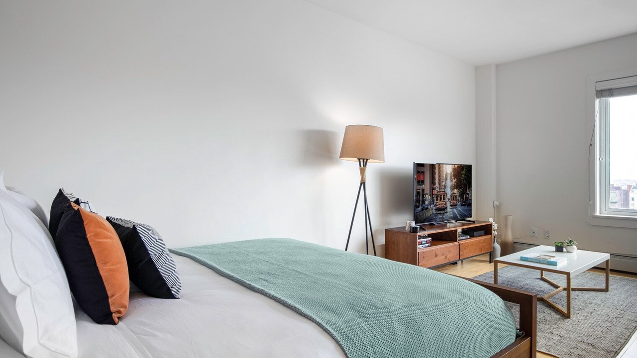 Photo of Bedroom in Lower Nob Hill