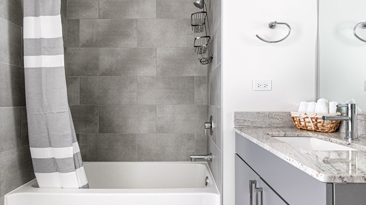 Photo of Bathroom in Logan Square