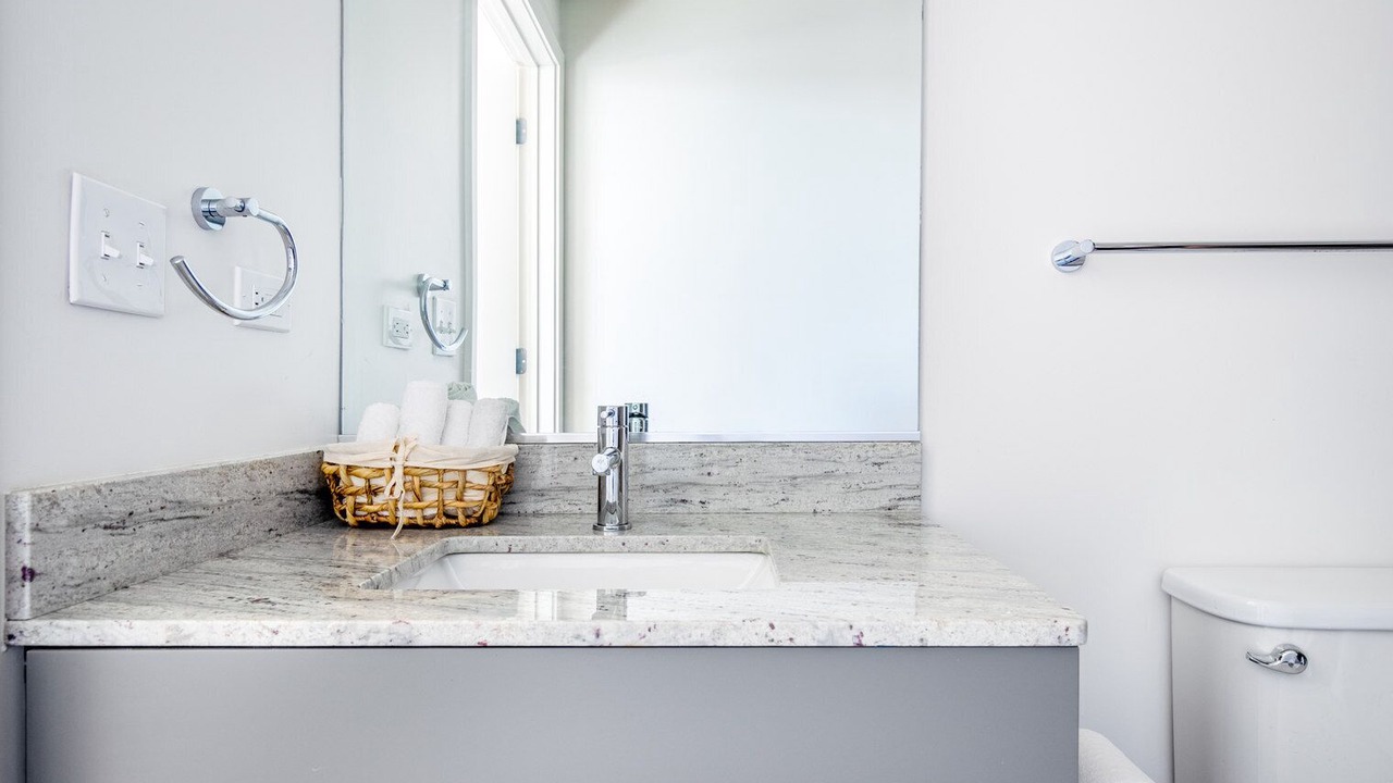Photo of Bathroom in Logan Square