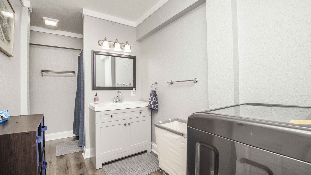 Photo of Bathroom in Kodak