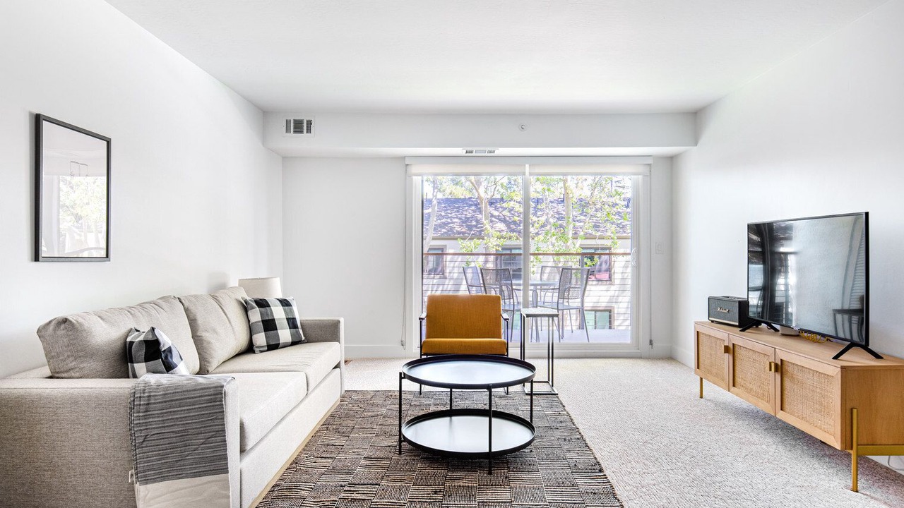 Photo of Livingroom in Sharon Heights