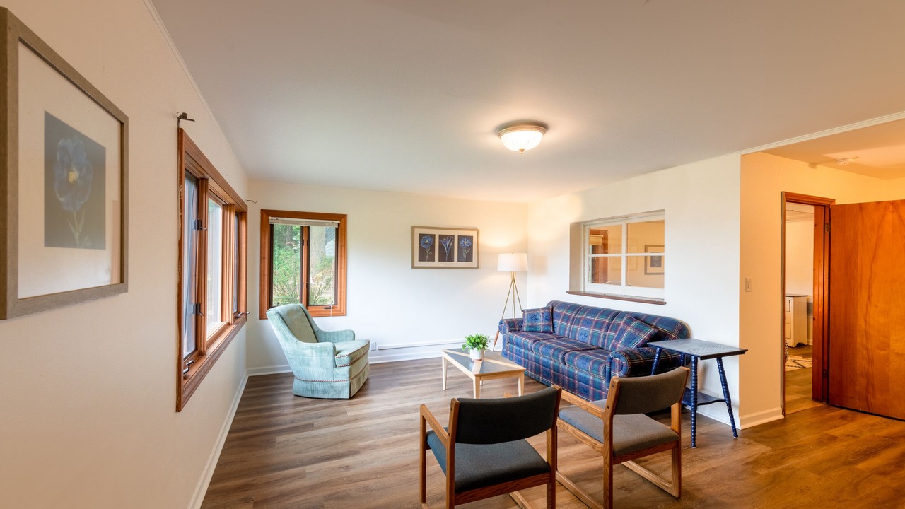 Photo of Livingroom in Whitehall