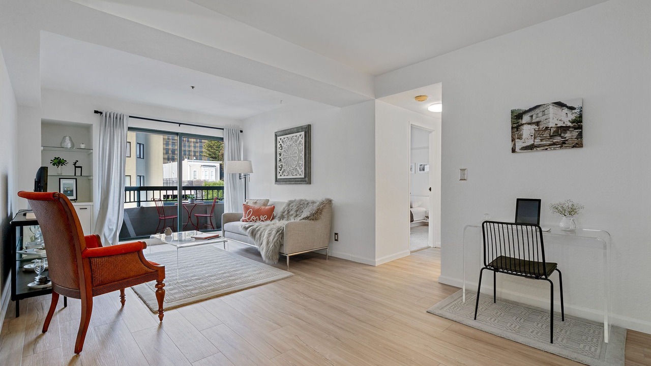 Photo of Livingroom in Civic Center