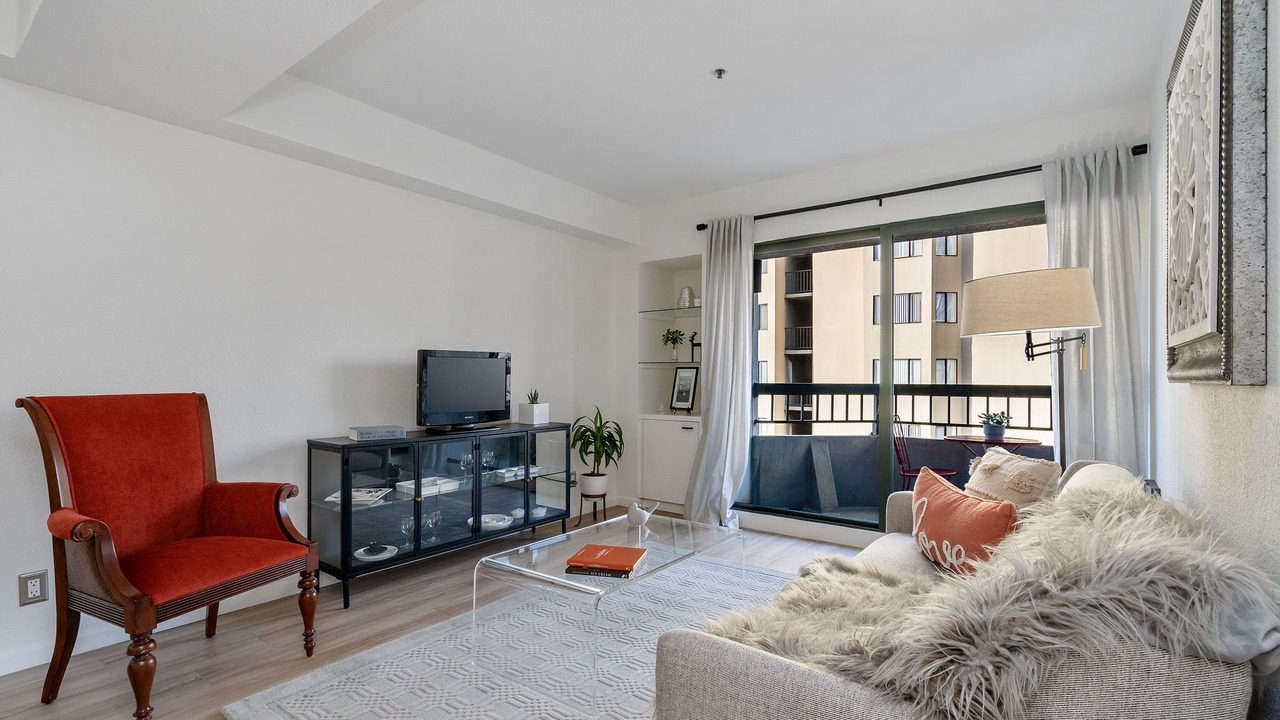 Photo of Livingroom in Civic Center