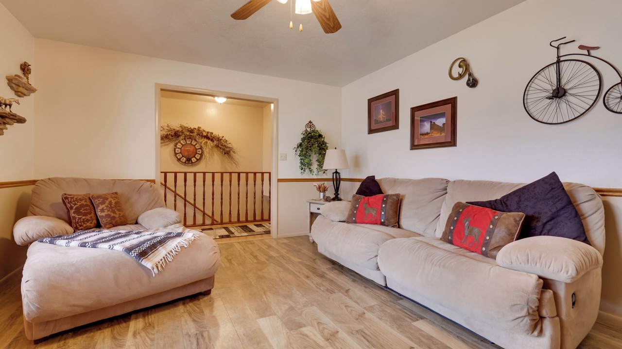 Photo of Livingroom in Parowan