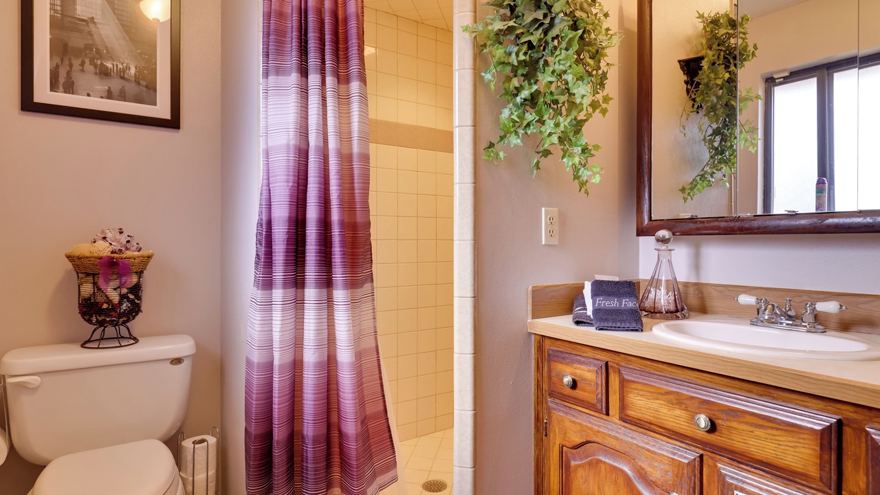 Photo of Bathroom in Parowan