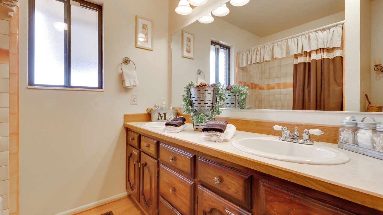 Photo of Bathroom in Parowan