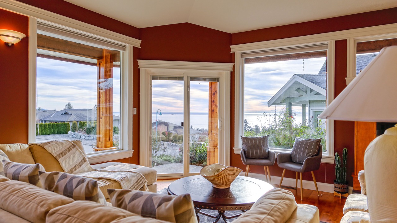 Photo of Livingroom in West Sechelt