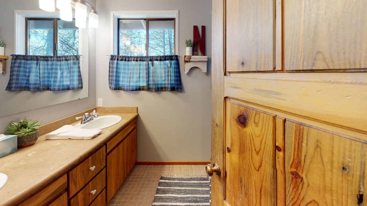 Photo of Bathroom in Overlook Park
