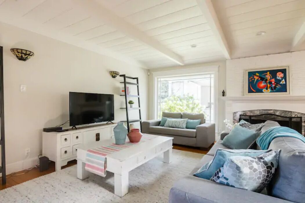 Photo of Livingroom in Shoreline West