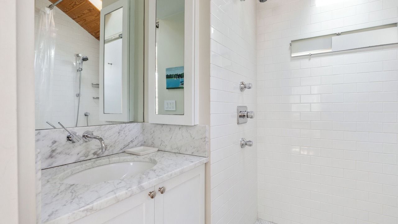 Photo of Bathroom in Amagansett North