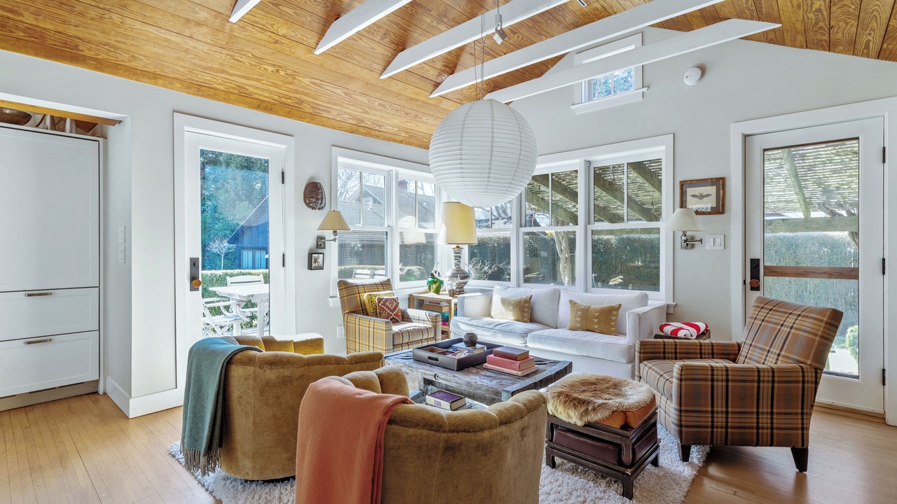 Photo of Livingroom in Amagansett North