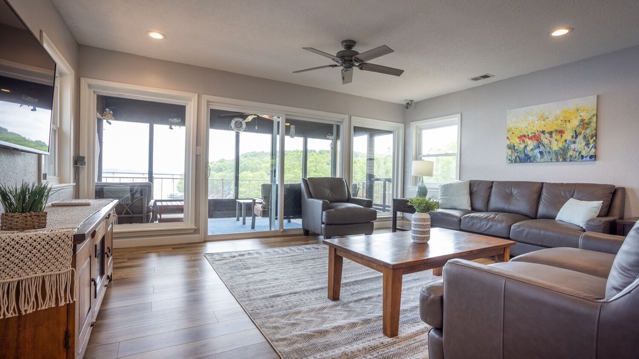 Photo of Livingroom in Camdenton