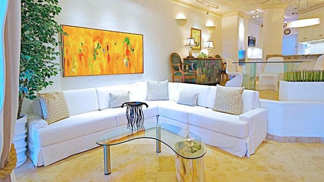 Photo of Livingroom in Gibbs Bay