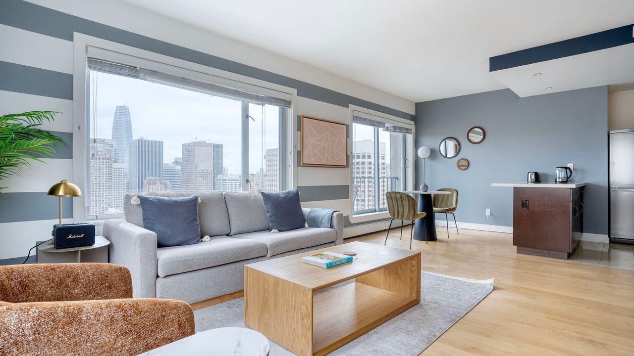 Photo of Livingroom in Lower Nob Hill