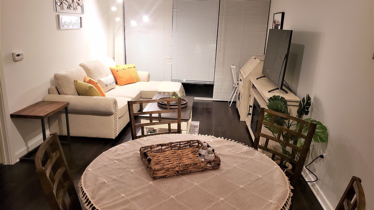 Photo of Livingroom in Evanston