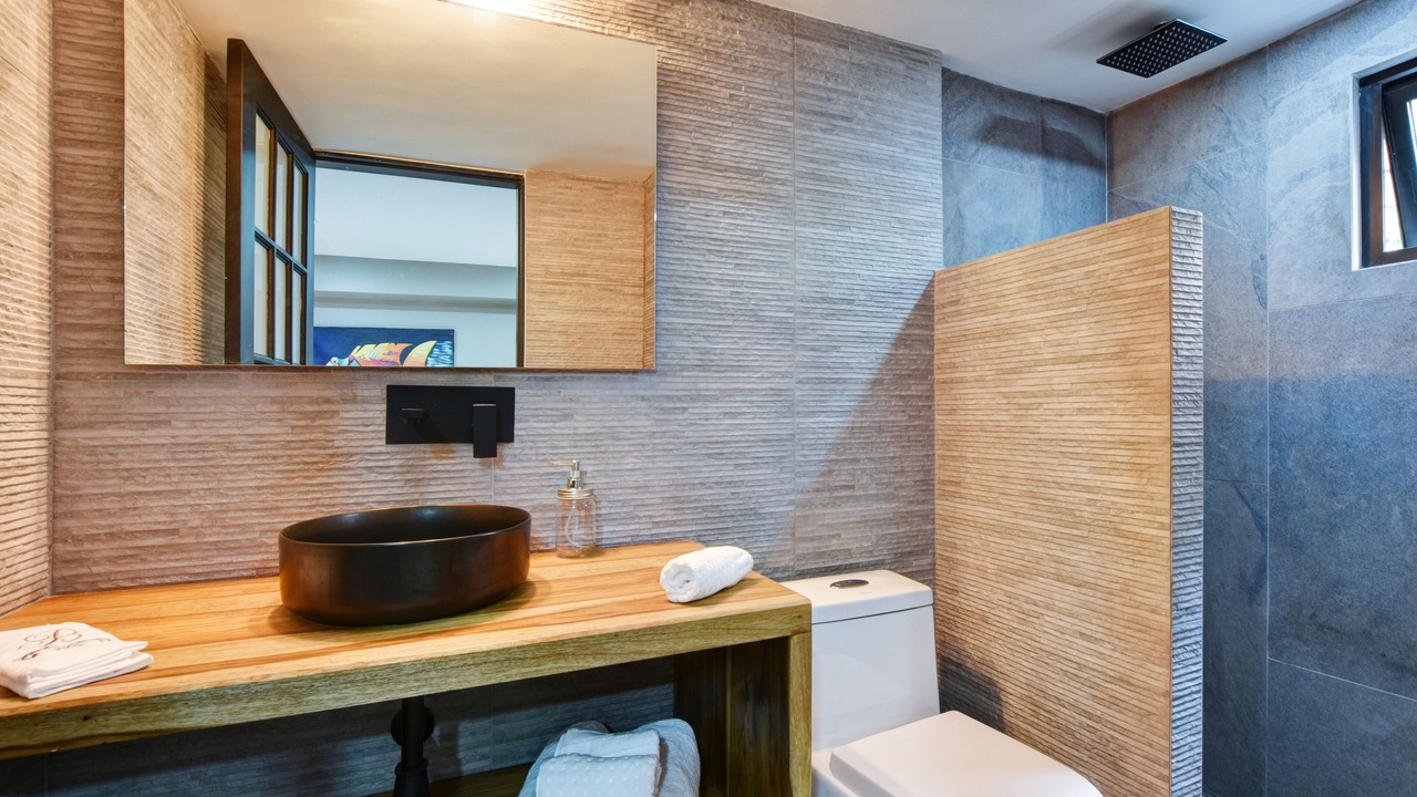 Photo of Bathroom in La Florida