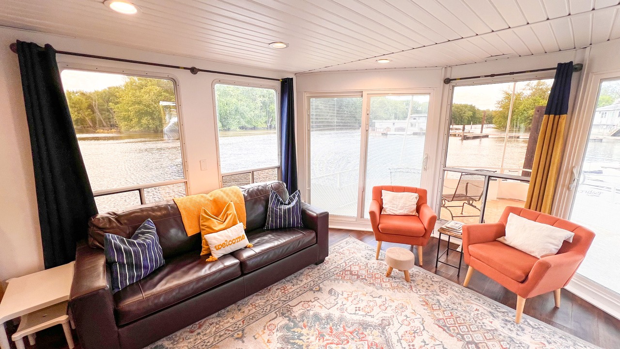 Photo of Livingroom in East Dubuque