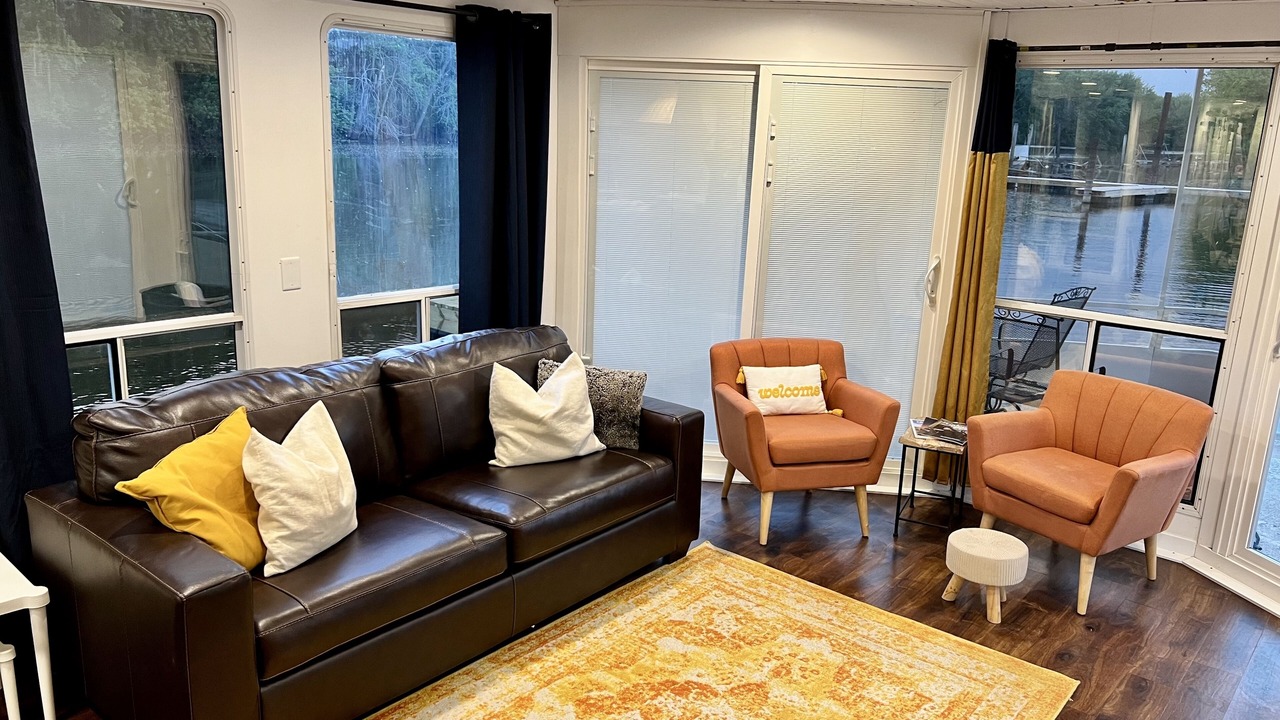 Photo of Livingroom in East Dubuque
