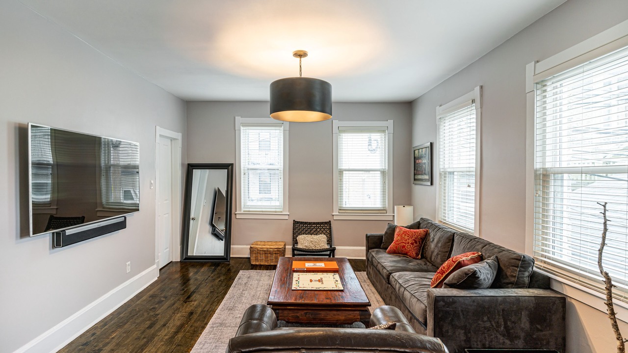 Photo of Livingroom in West Town
