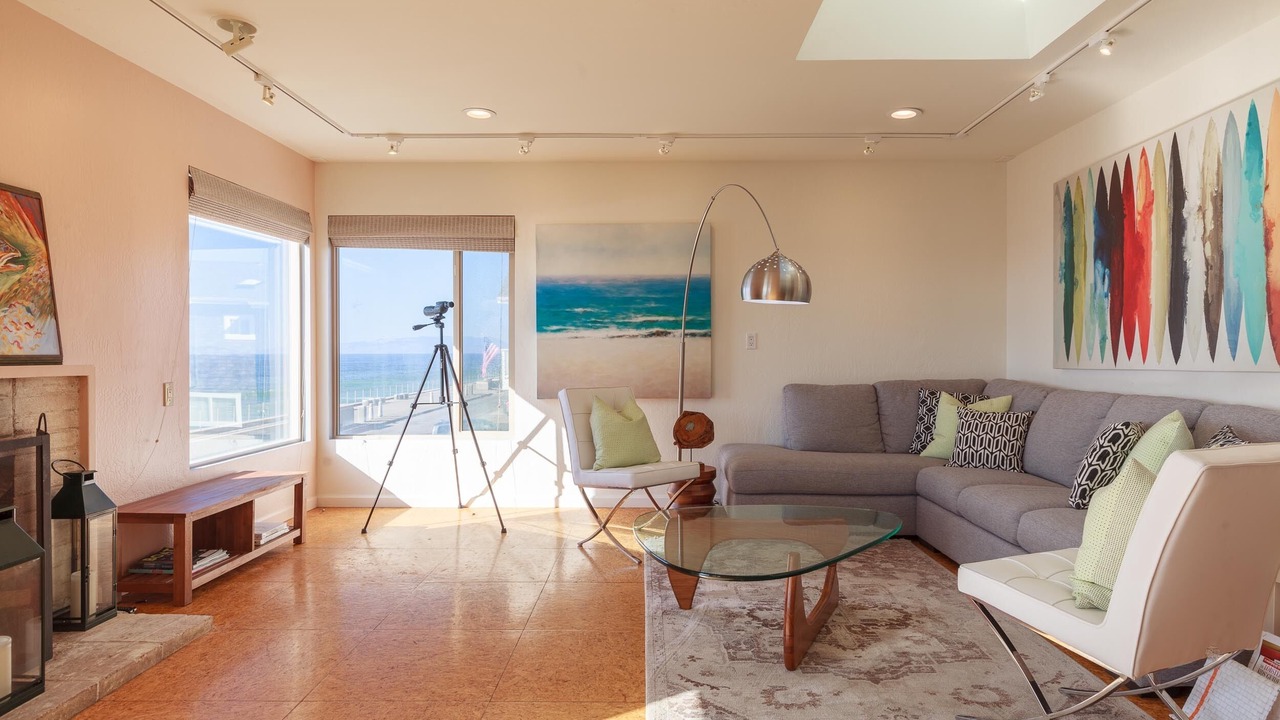 Photo of Livingroom in Pacifica