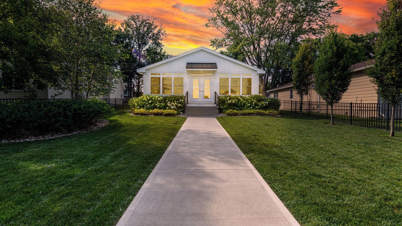 Photo of Outdoor in Lakeview