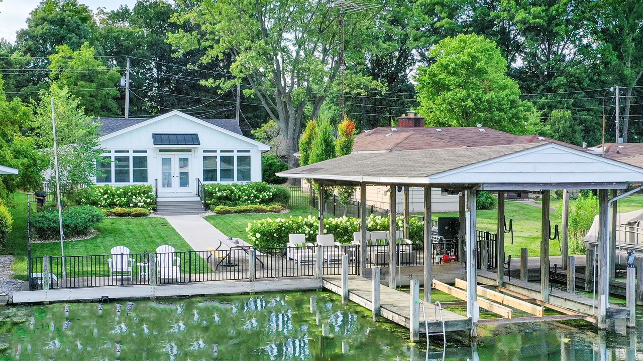 Photo of Outdoor in Lakeview