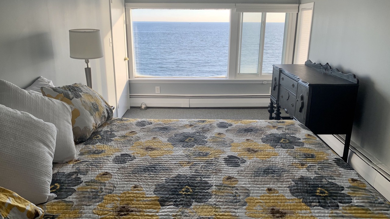 Photo of Bedroom in Westbrook Center