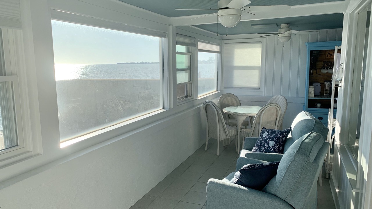 Photo of Livingroom in Westbrook Center