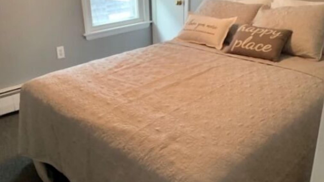 Photo of Bedroom in Westbrook Center