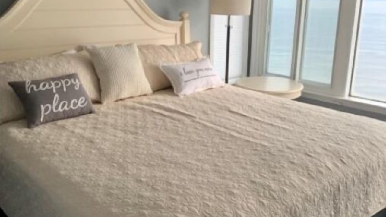 Photo of Bedroom in Westbrook Center