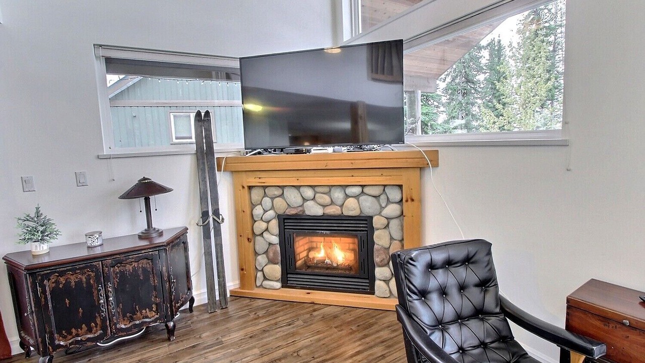 Photo of Livingroom in Snow Pine Estates