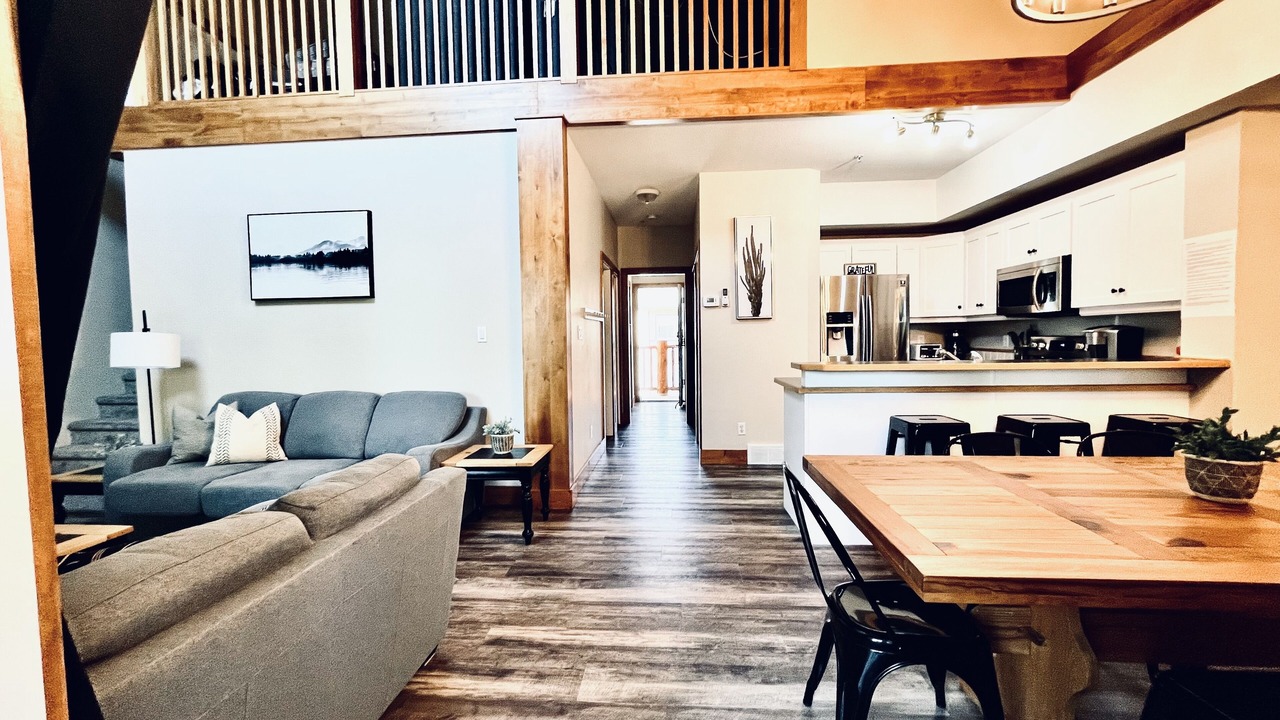 Photo of Livingroom in East Kootenay