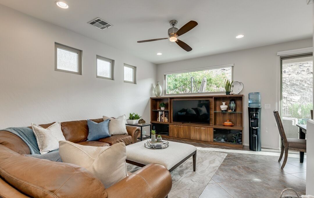 Photo of Livingroom in Foothills