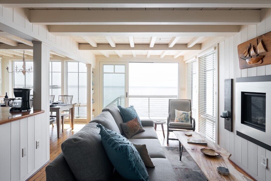 Photo of Livingroom in Westbrook Center