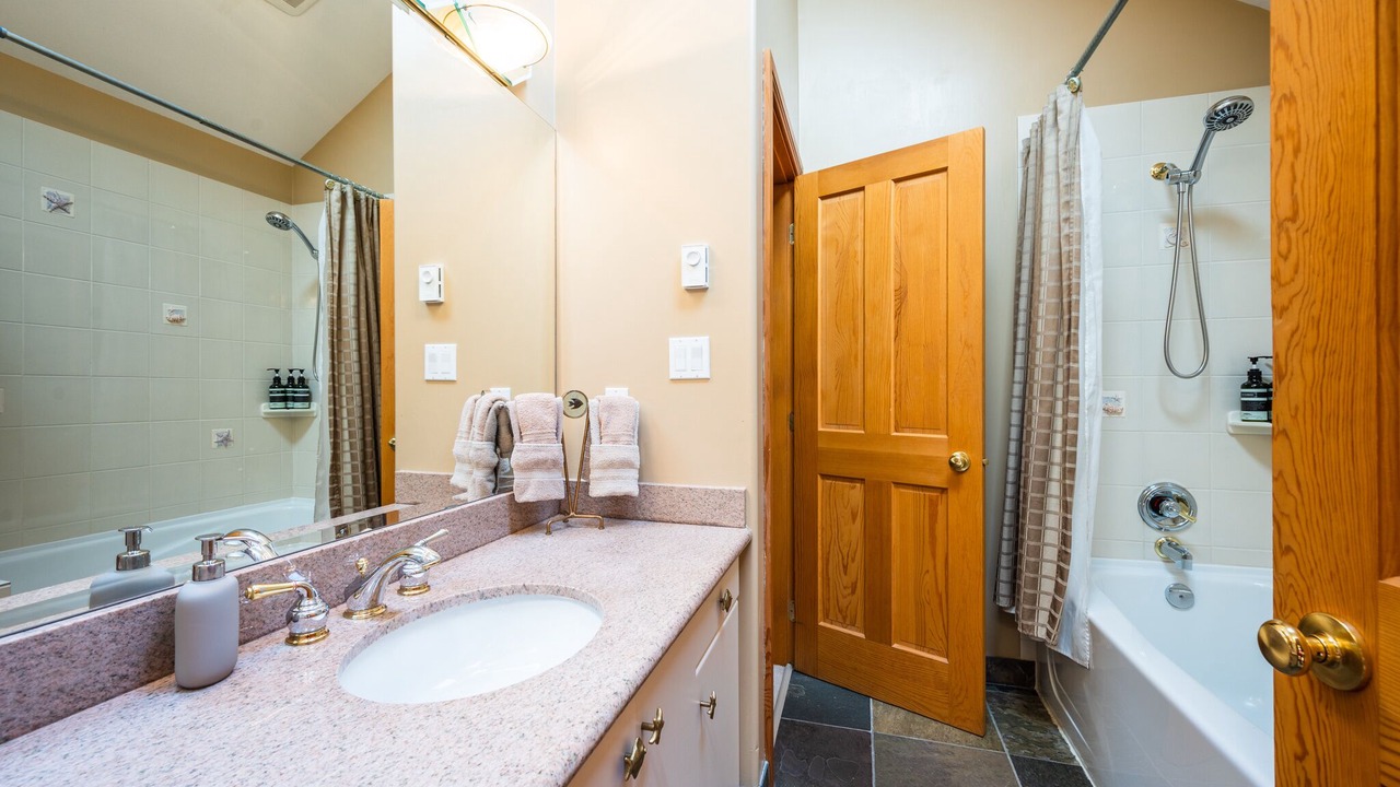 Photo of Bathroom in Nicklaus North