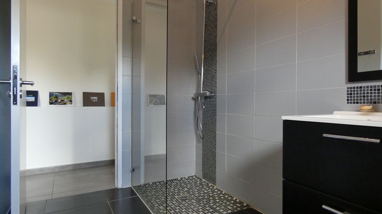 Photo of Bathroom in La Garde-Adhemar