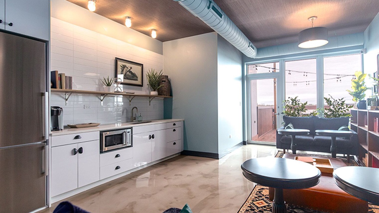 Photo of Livingroom in North Center