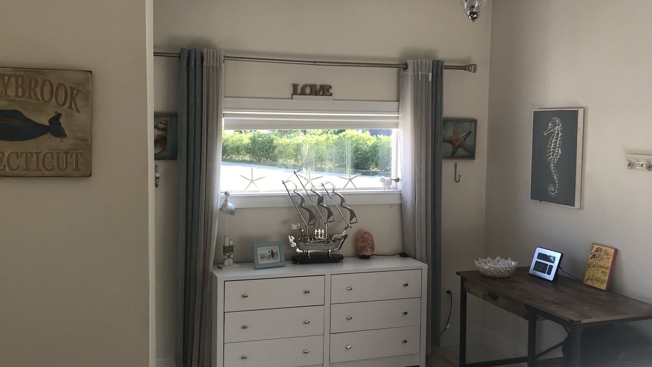 Photo of Bedroom in Saybrook Manor