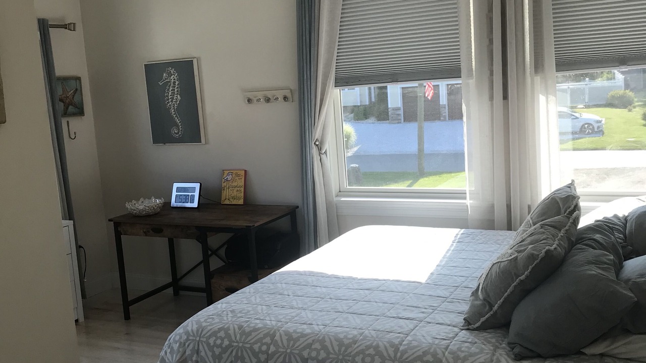 Photo of Bedroom in Saybrook Manor