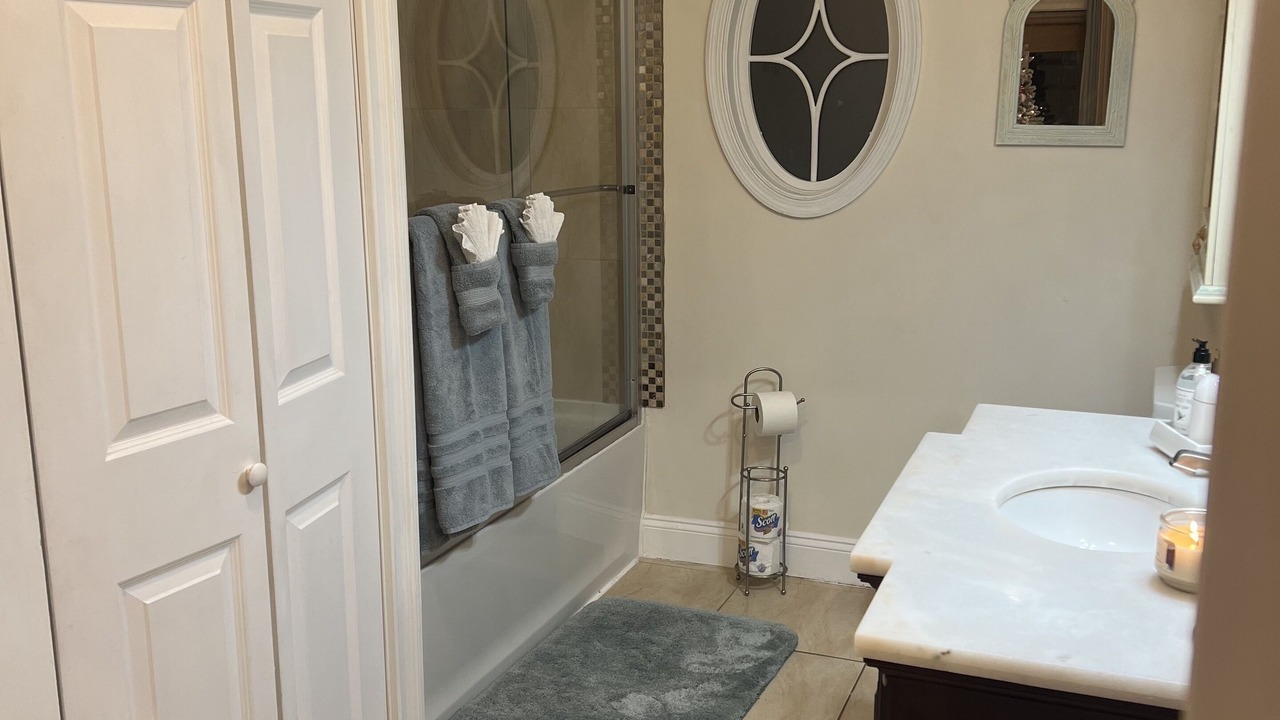 Photo of Bathroom in Saybrook Manor
