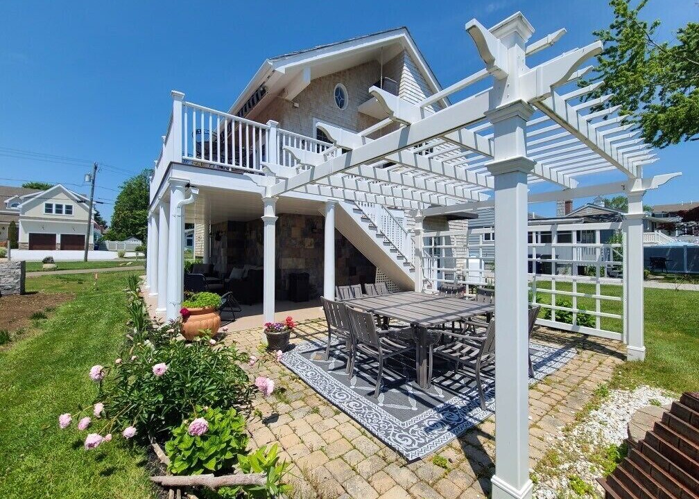 Photo of Outdoor in Saybrook Manor