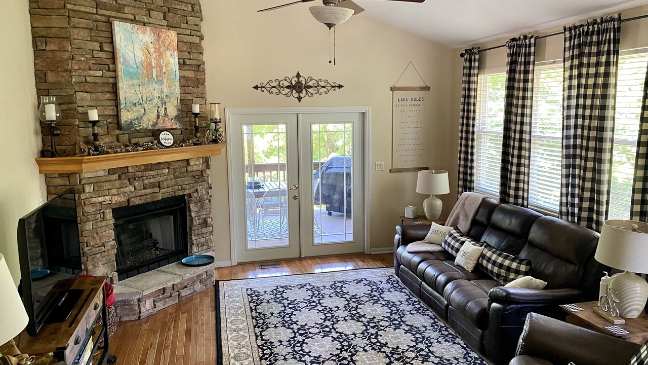 Photo of Bedroom in Camdenton