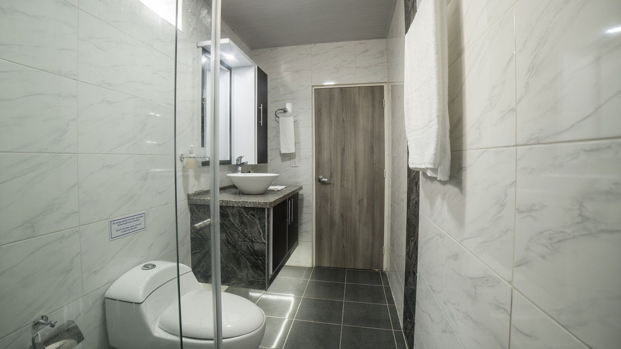 Photo of Bathroom in Cali