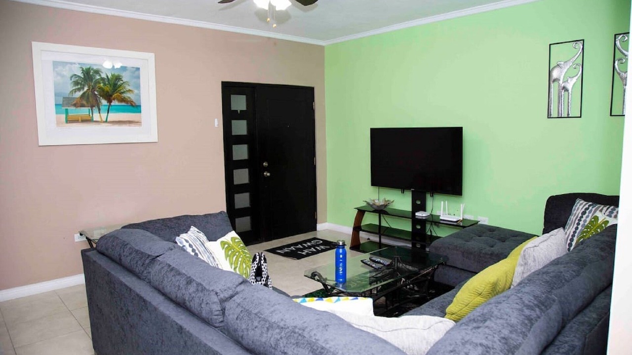 Photo of Livingroom in Eden Gardens