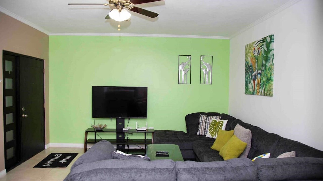 Photo of Livingroom in Eden Gardens
