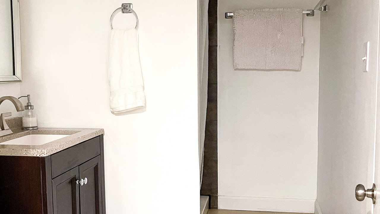 Photo of Bathroom in Lakeview